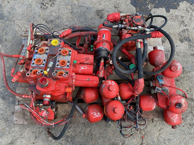 2426877 - O&K L45 - Spare parts for Construction machinery: picture 5 2426877 - O&K L45 - Spare parts for Construction machinery: picture 5