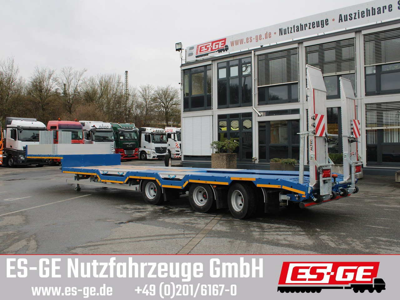 ES-GE 3-Achs-Satteltieflader - Radmulden - Low loader semi-trailer: picture 1 ES-GE 3-Achs-Satteltieflader - Radmulden - Low loader semi-trailer: picture 1