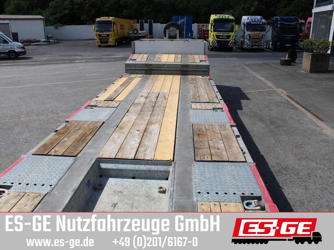 Low loader semi-trailer ES-GE 3-Achs-Satteltieflader, Radmulden: picture 9