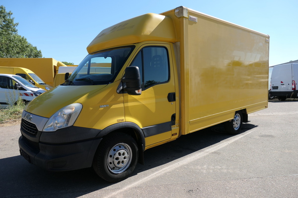 IVECO Daily 35 S11 C30C AUTOMATIK KAMERA Regale LUFT D - Box van: picture 1 IVECO Daily 35 S11 C30C AUTOMATIK KAMERA Regale LUFT D - Box van: picture 1