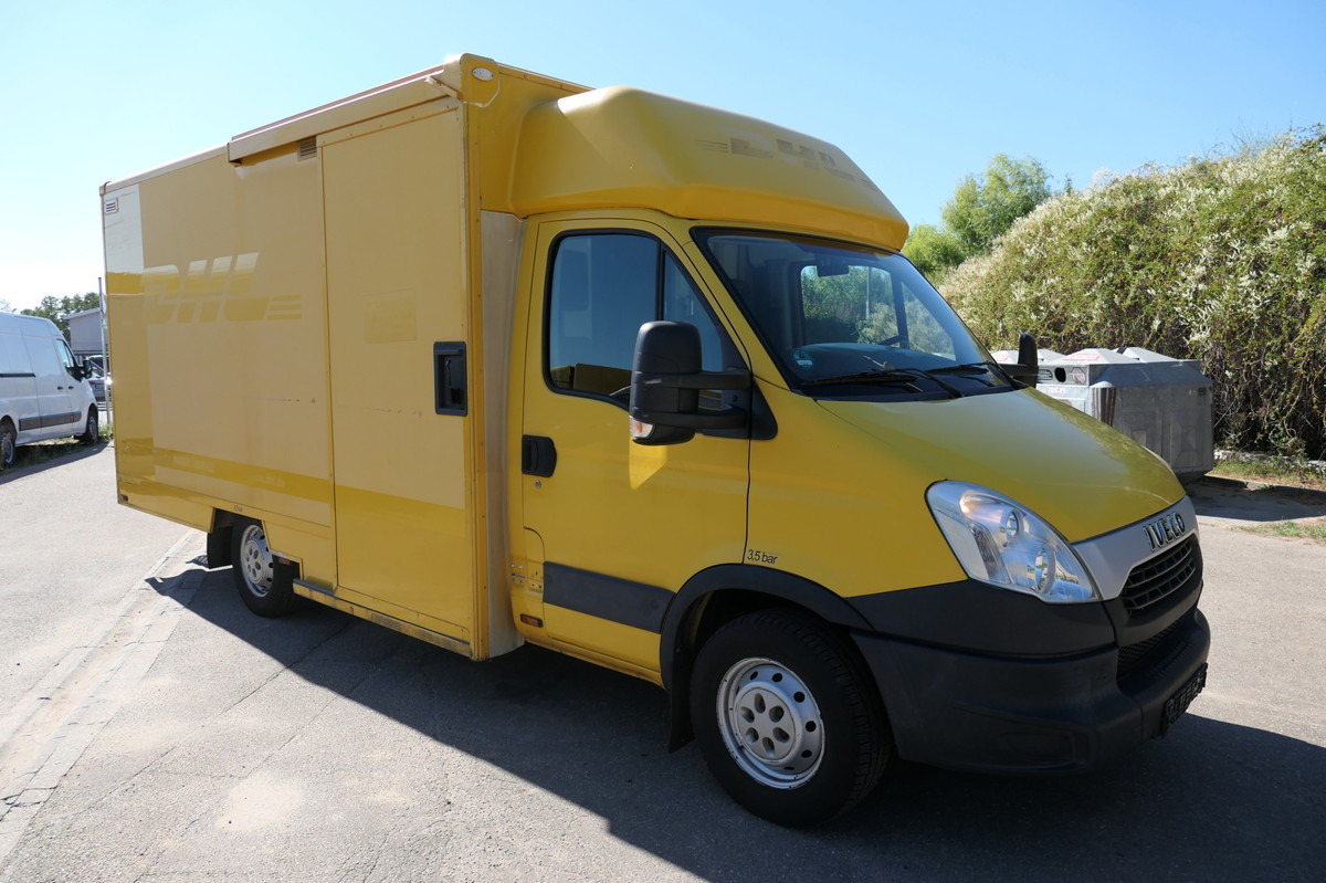 IVECO Daily 35 S11 C30C AUTOMATIK KAMERA Regale LUFT D - Box van: picture 2 IVECO Daily 35 S11 C30C AUTOMATIK KAMERA Regale LUFT D - Box van: picture 2