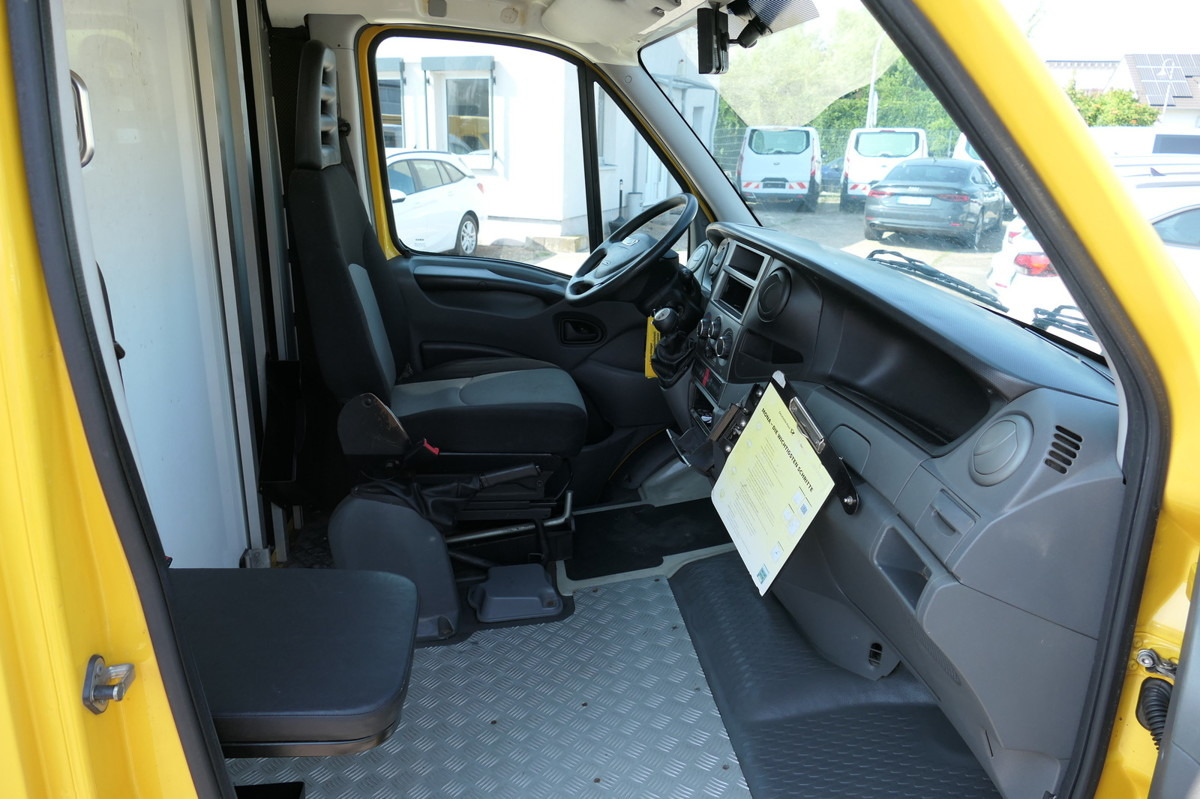 IVECO Daily 35 S11 C30C AUTOMATIK KAMERA Regale LUFT D - Box van: picture 5 IVECO Daily 35 S11 C30C AUTOMATIK KAMERA Regale LUFT D - Box van: picture 5
