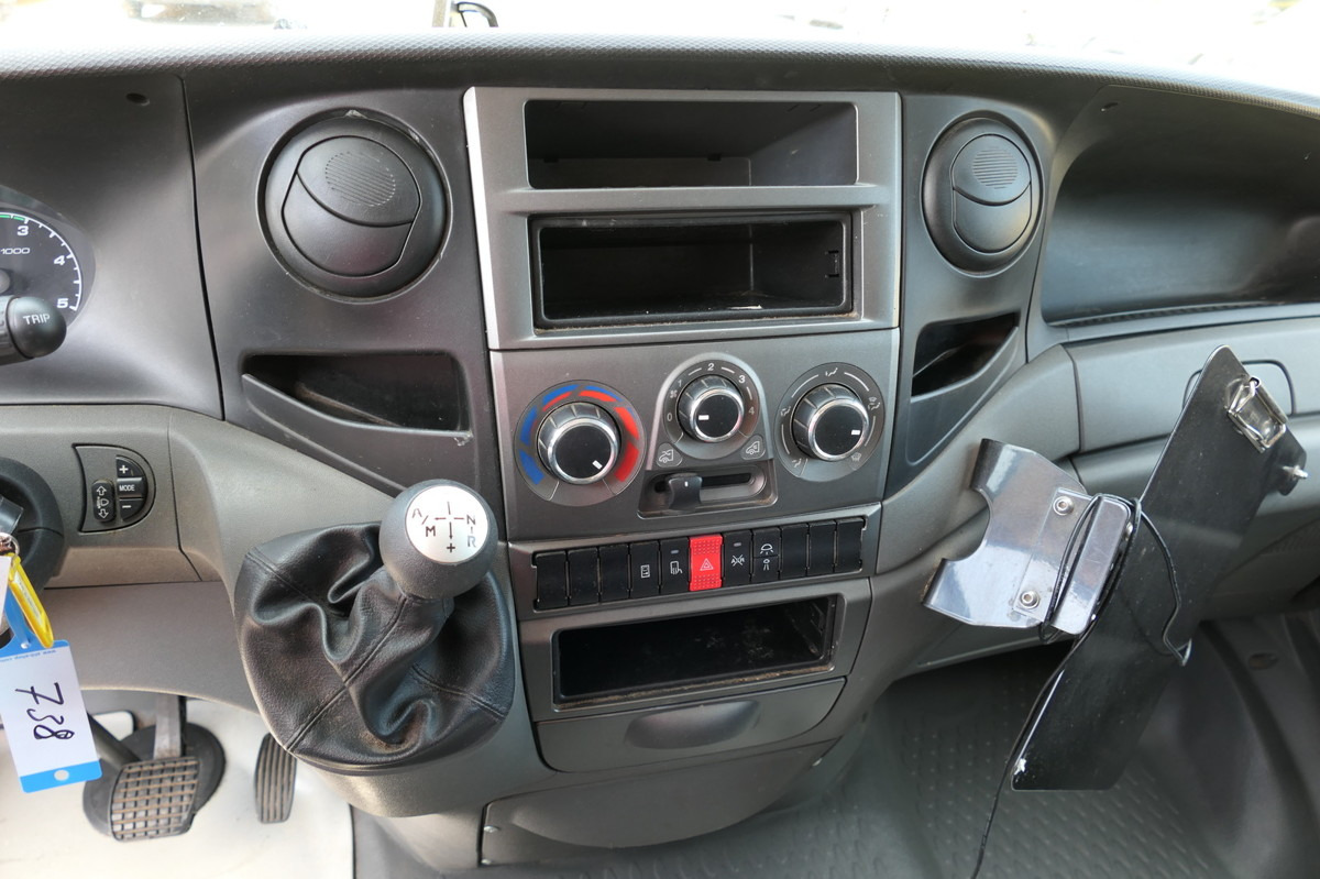 Box van IVECO Daily 35 S11 C30C AUTOMATIK KAMERA Regale LUFT D: picture 7