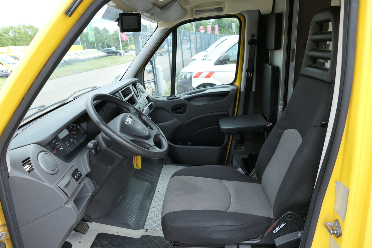IVECO Daily 35 S11 C30C AUTOMATIK KAMERA Regale LUFT D - Box van: picture 5 IVECO Daily 35 S11 C30C AUTOMATIK KAMERA Regale LUFT D - Box van: picture 5