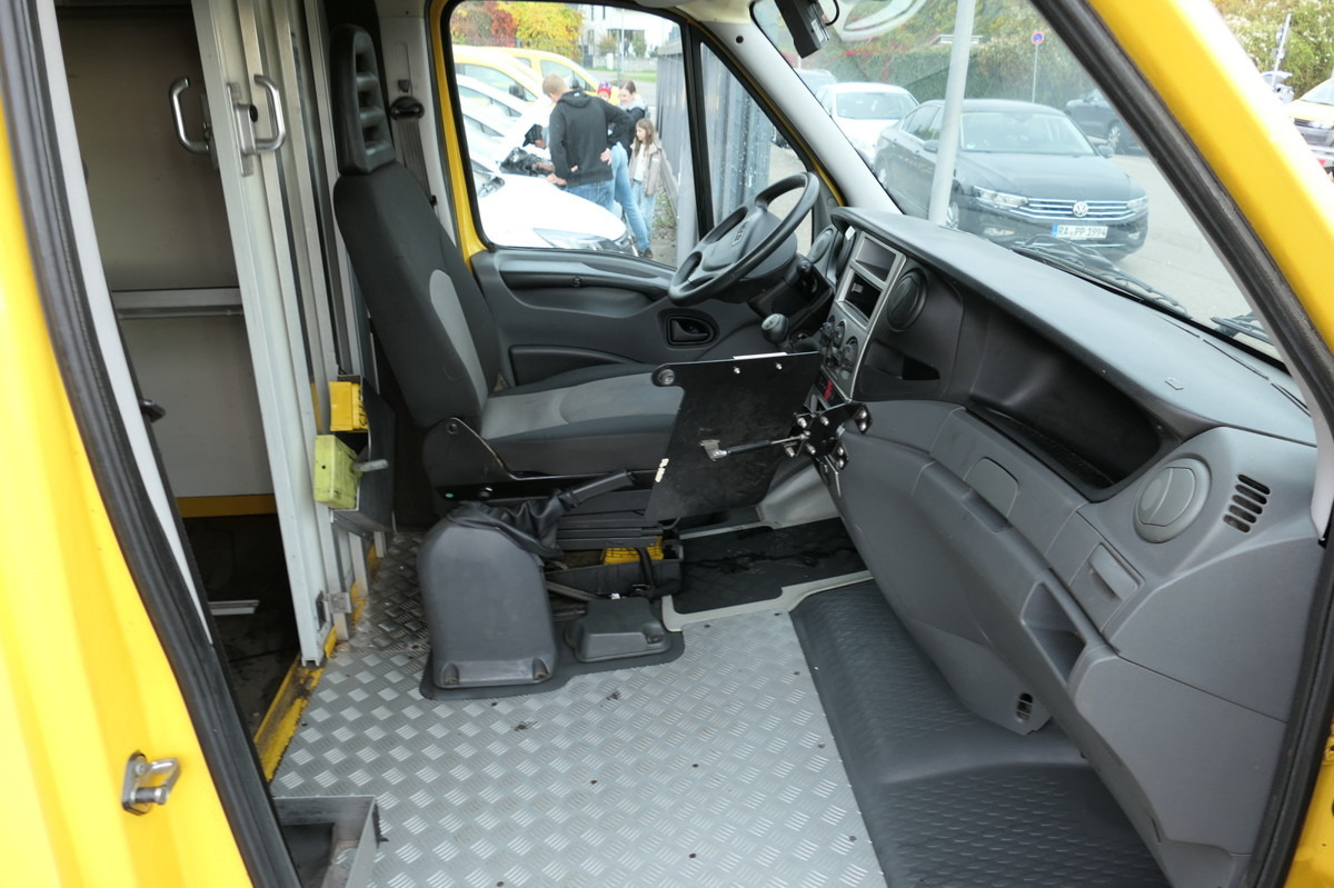 IVECO Daily 35 S11 C30C AUTOMATIK KAMERA Regale LUFT - Box van: picture 5 IVECO Daily 35 S11 C30C AUTOMATIK KAMERA Regale LUFT - Box van: picture 5