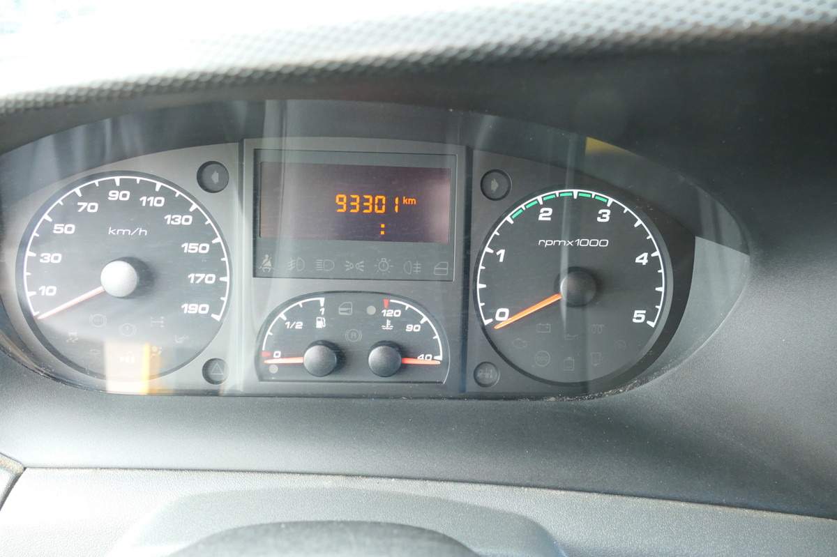 Box van IVECO Daily 35 S11 C30C AUTOMATIK Regale LUFT - EURO 5: picture 9 Box van IVECO Daily 35 S11 C30C AUTOMATIK Regale LUFT - EURO 5: picture 9