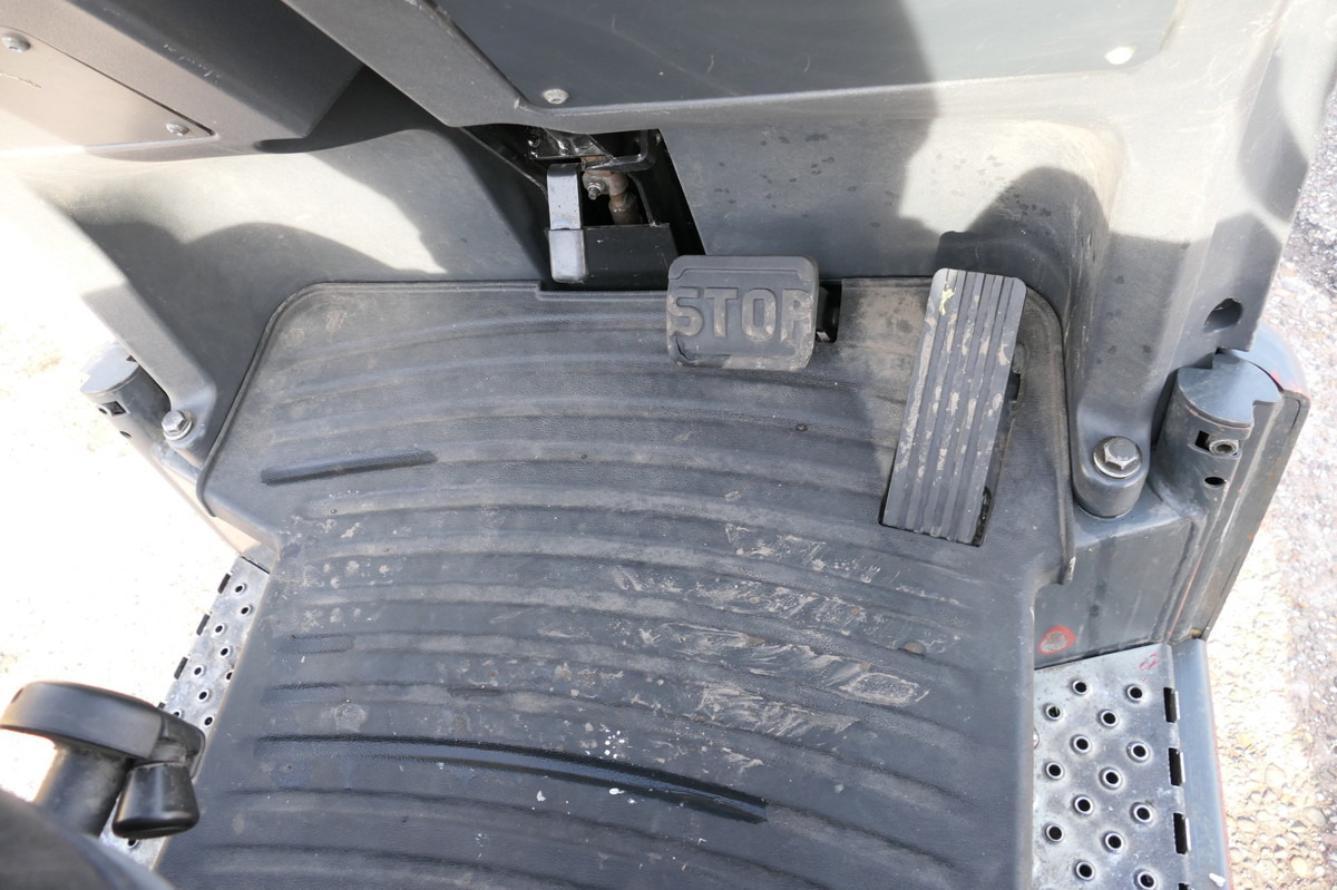 Tow tractor LINDE P 60 Z Schlepper Batterie 22/2019 3-Rad: picture 7