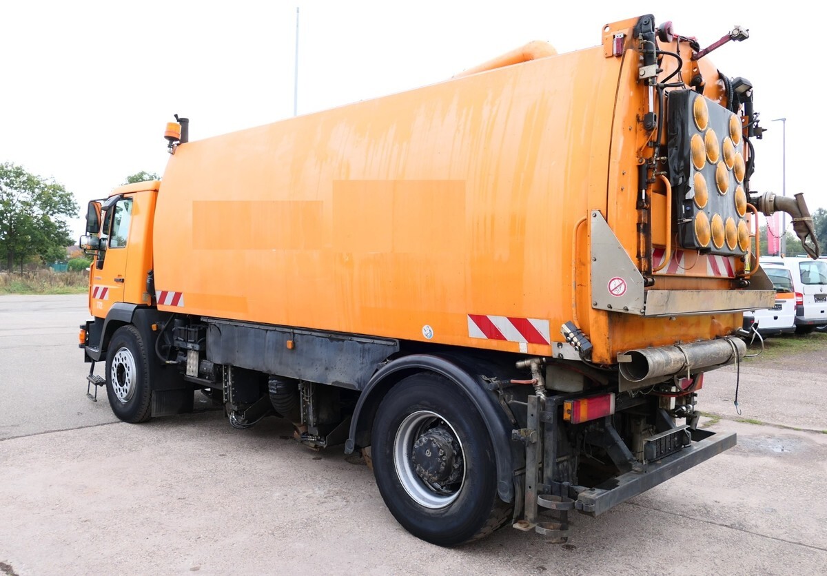 Vacuum truck MAN 18.285 LLC LE280B ZW SCHIENENREINIGER SCHÖRLING: picture 8