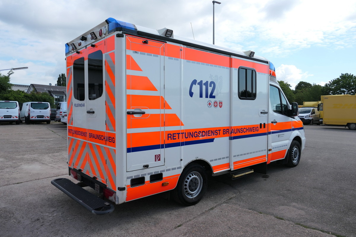 MERCEDES-BENZ 319 Sprinter 6-Zylinder Rettungswagen Strobel - Ambulance: picture 3 MERCEDES-BENZ 319 Sprinter 6-Zylinder Rettungswagen Strobel - Ambulance: picture 3
