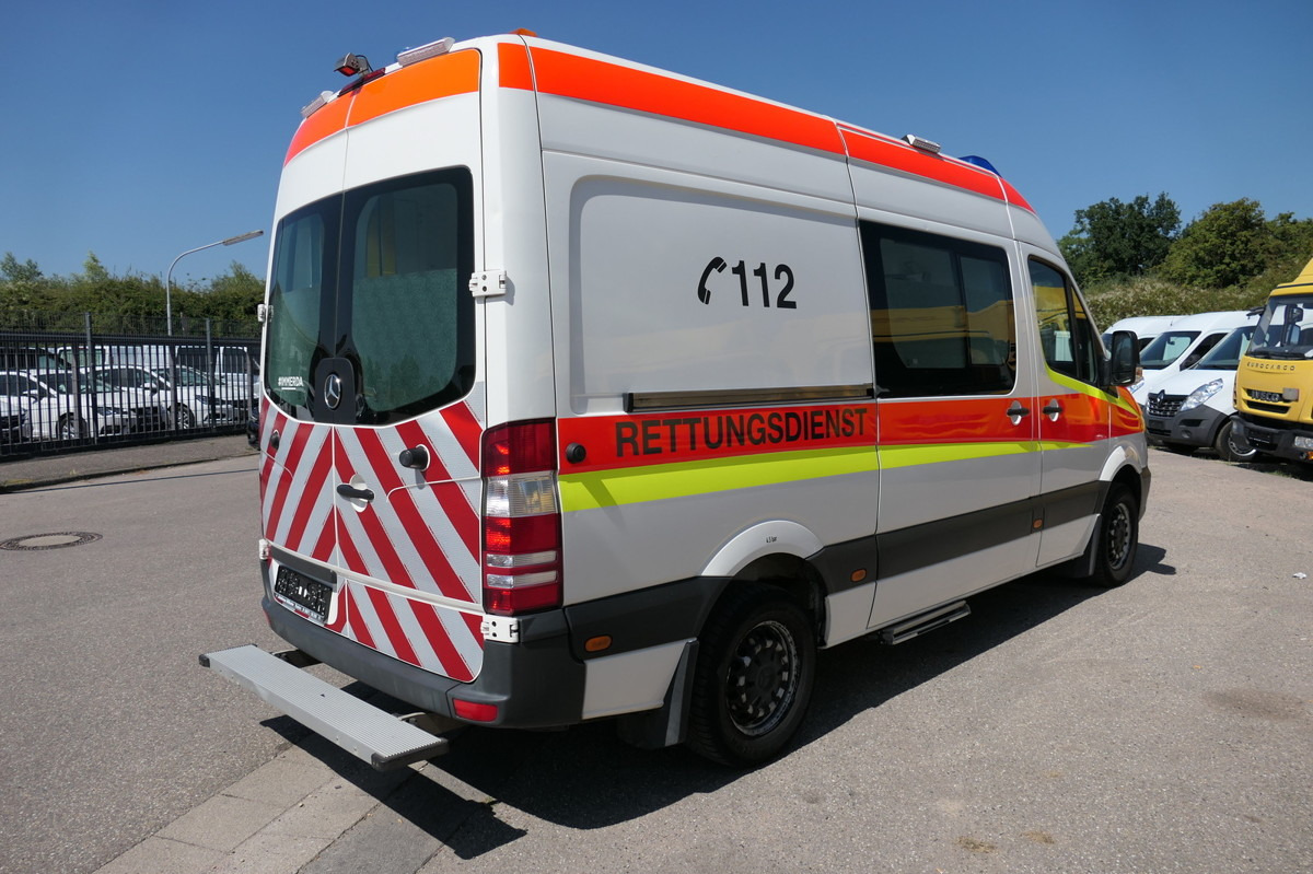 MERCEDES-BENZ Sprinter 316 CDI Klima Rettungswagen - Ambulance: picture 3 MERCEDES-BENZ Sprinter 316 CDI Klima Rettungswagen - Ambulance: picture 3