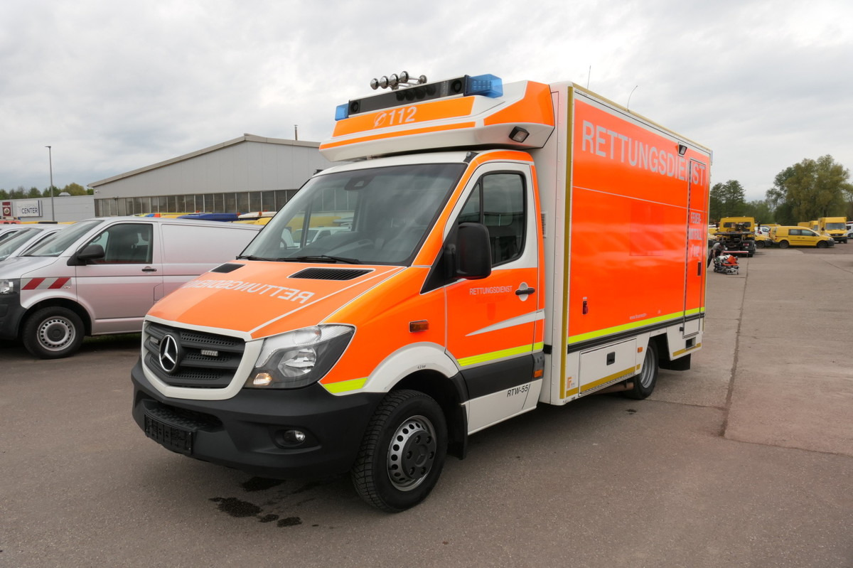 MERCEDES-BENZ Sprinter 519 CDI Klima Krankenwagen - Ambulance: picture 2 MERCEDES-BENZ Sprinter 519 CDI Klima Krankenwagen - Ambulance: picture 2