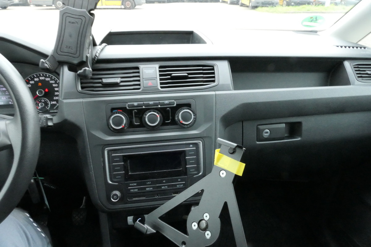 Small van VW Caddy 2.0 TDI 4Motion Klima Werkstatteinbauten T: picture 10