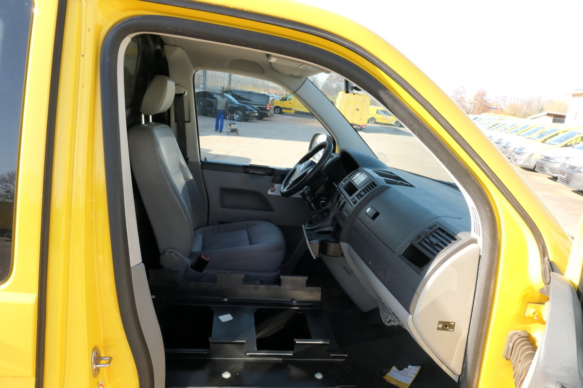 Interior photo 1: Small van VW T5 Transporter 2.0 TDI 2xSCHIEBETÜR PARKTRONIK E
