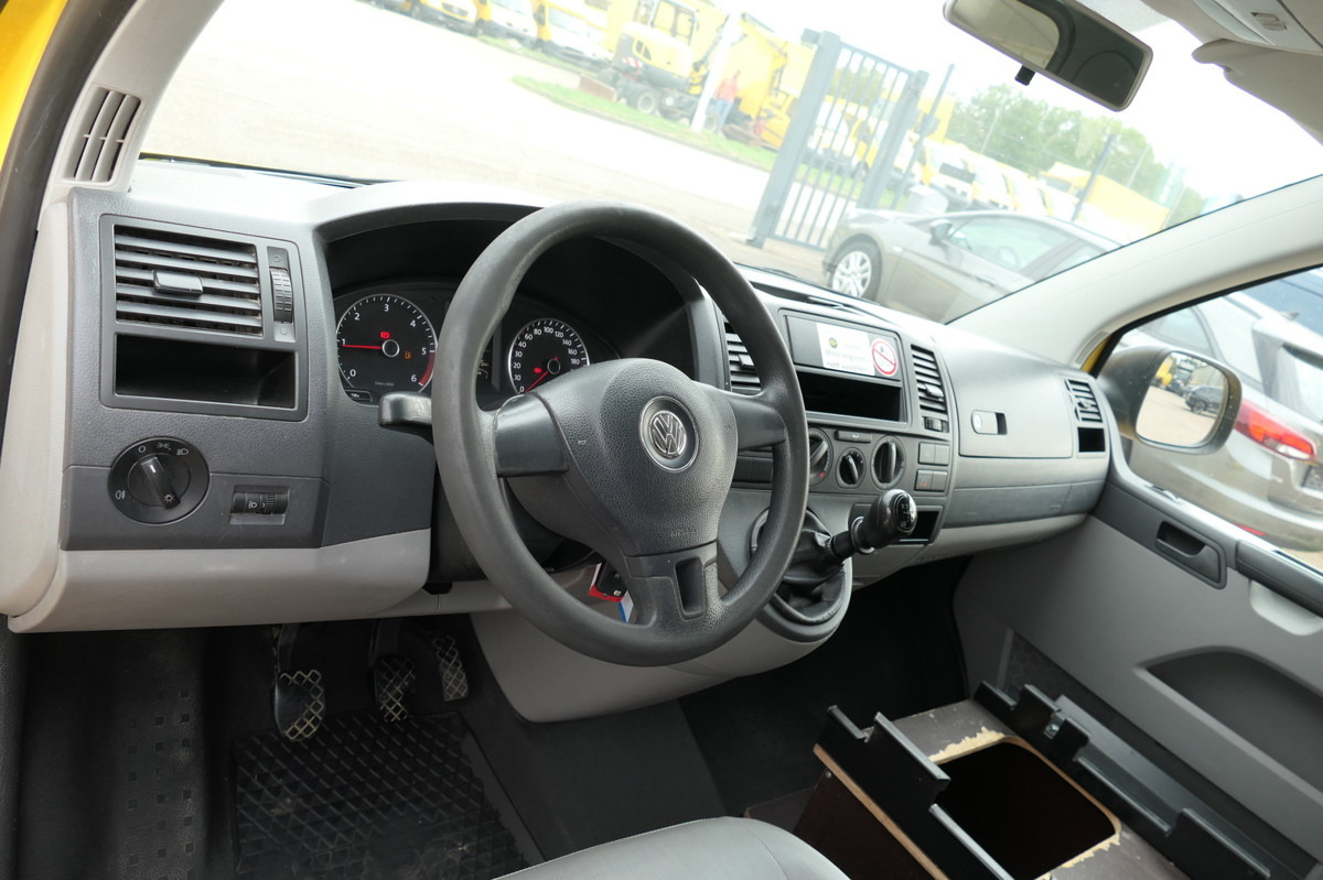 Interior photo 3: Small van VW T5 Transporter 2.0 TDI PARKTRONIK EURO-5 2xSCHIE