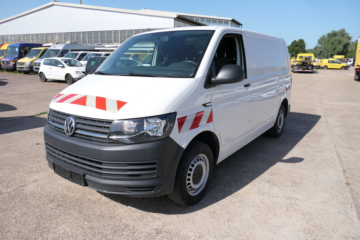 VW T6 2.0 TDI 4Motion 3-Sitzer Klima AHK Werkstatte - Small van: picture 3 VW T6 2.0 TDI 4Motion 3-Sitzer Klima AHK Werkstatte - Small van: picture 3