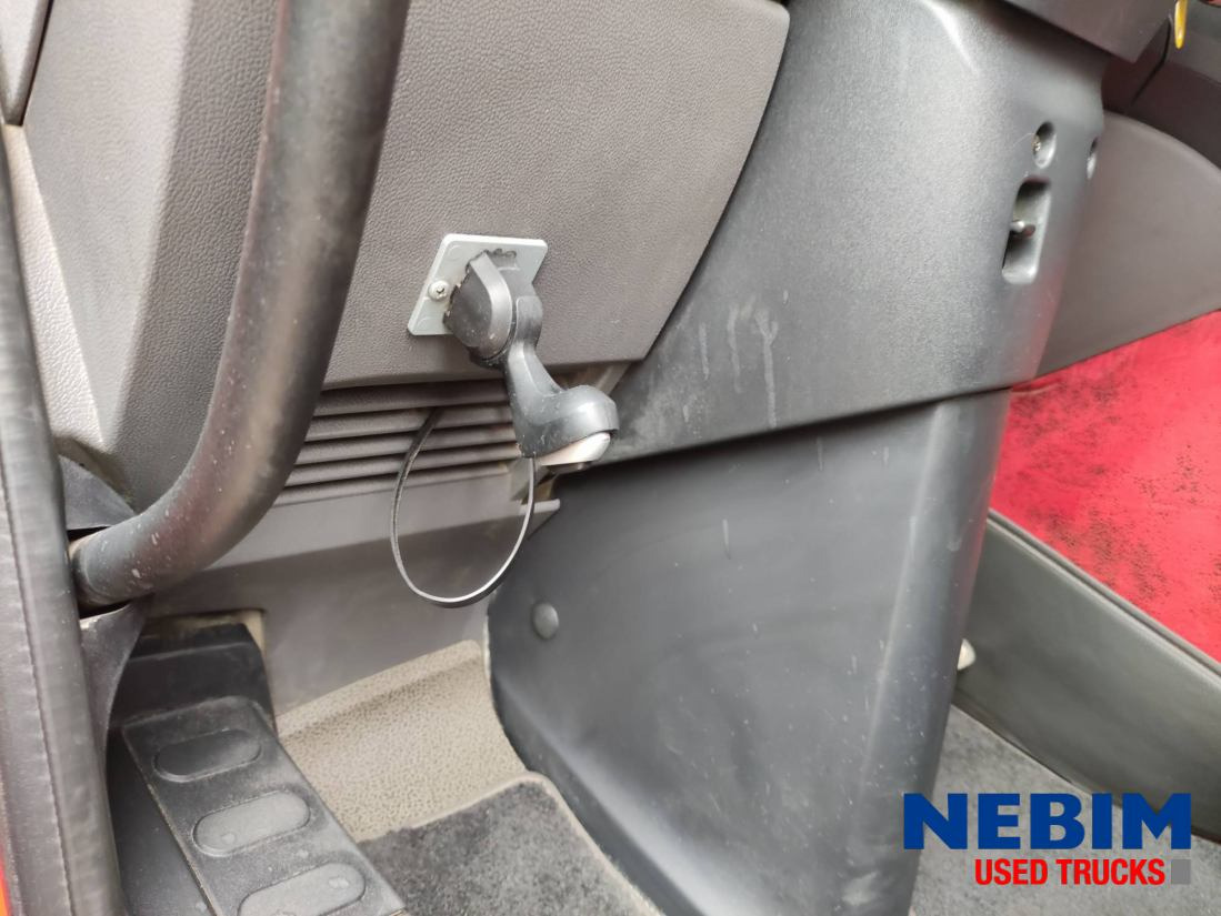 Tractor unit DAF CF 440 6x2 midlift - Space cab: picture 7 Tractor unit DAF CF 440 6x2 midlift - Space cab: picture 7