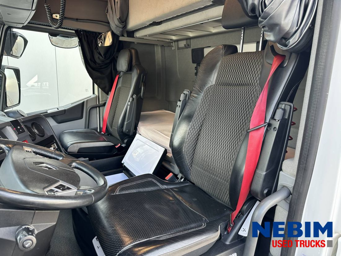 Renault T HIGH 480 454.143km - Parking Airco - Leather interior - Tractor unit: picture 3 Renault T HIGH 480 454.143km - Parking Airco - Leather interior - Tractor unit: picture 3