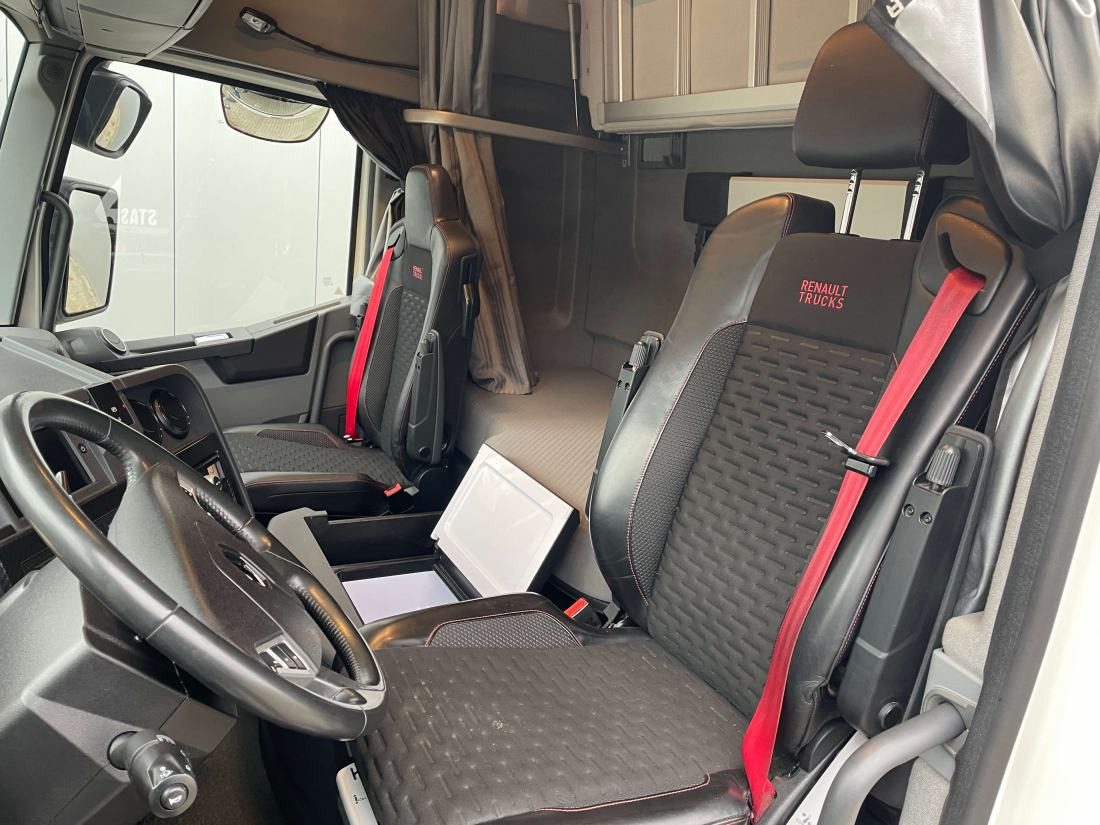 Renault T HIGH 520 4x2 new tacho - Parking Airco - Tractor unit: picture 3 Renault T HIGH 520 4x2 new tacho - Parking Airco - Tractor unit: picture 3