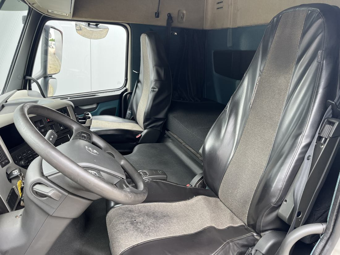 Volvo FM 410 Euro 6 Globetrotter LXL - Only 310.029 km Dynamic Steering - Tractor unit: picture 4 Volvo FM 410 Euro 6 Globetrotter LXL - Only 310.029 km Dynamic Steering - Tractor unit: picture 4