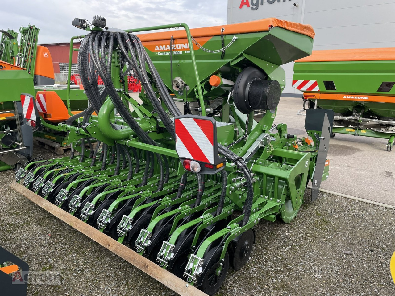 Amazone CENTAYA 3000 Spezial + KX 3001 - Combine seed drill: picture 4 Amazone CENTAYA 3000 Spezial + KX 3001 - Combine seed drill: picture 4
