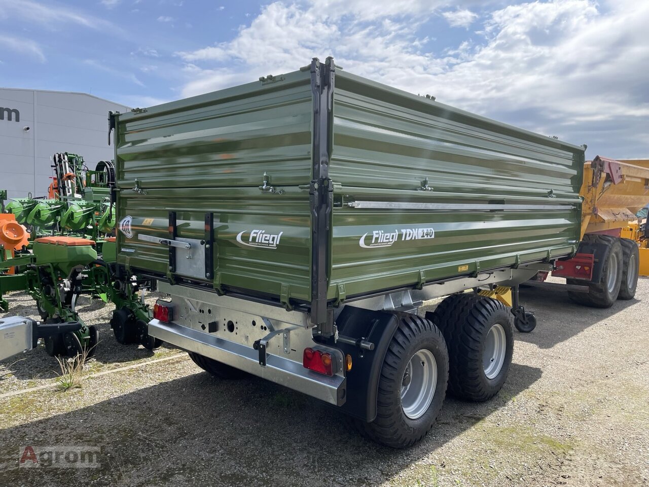 Fliegl TDK 140 FOX - Farm tipping trailer/ Dumper: picture 4 Fliegl TDK 140 FOX - Farm tipping trailer/ Dumper: picture 4