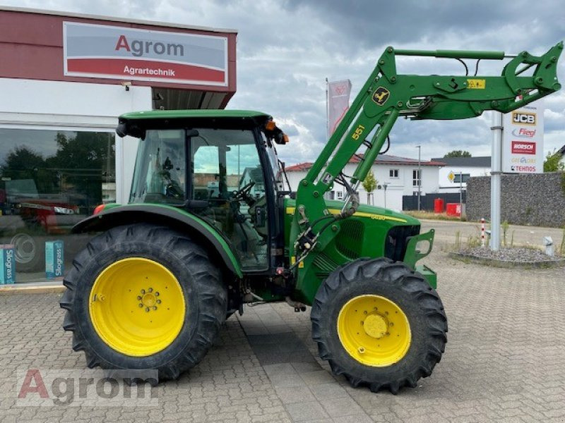 John Deere 5620 Premium - Farm tractor: picture 2 John Deere 5620 Premium - Farm tractor: picture 2