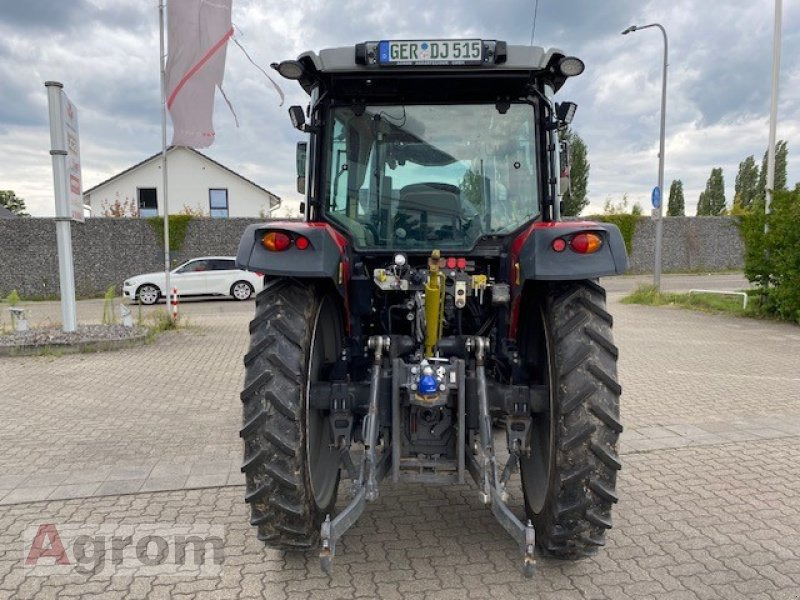 Massey Ferguson 5711 - Farm tractor: picture 4 Massey Ferguson 5711 - Farm tractor: picture 4