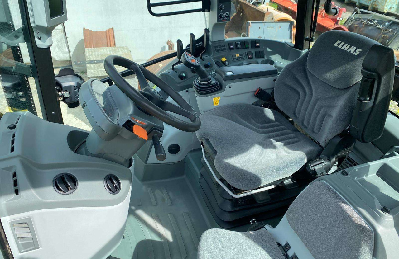 Claas Arion 440 su Claaas front.kr. - Farm tractor: picture 5 Claas Arion 440 su Claaas front.kr. - Farm tractor: picture 5