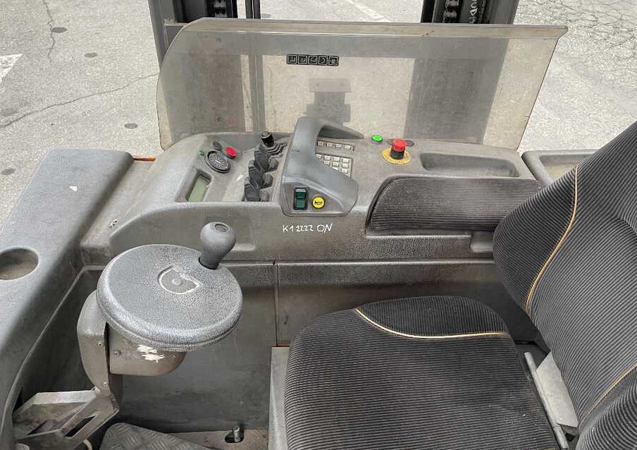 Atlet UFS 250 (Batt. 2020) - 4-way reach truck: picture 3 Atlet UFS 250 (Batt. 2020) - 4-way reach truck: picture 3