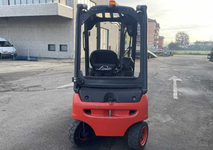 Linde E 16 P-02/386 - Electric forklift: picture 4 Linde E 16 P-02/386 - Electric forklift: picture 4