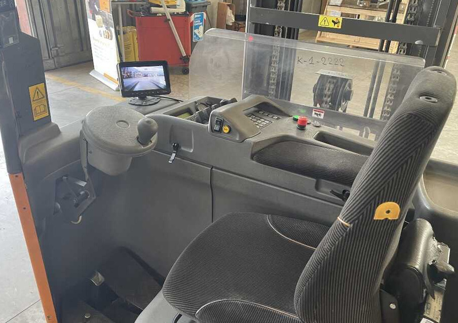 Still UFS 250 D TFVXF 480 batt. 2018 - 4-way reach truck: picture 4 Still UFS 250 D TFVXF 480 batt. 2018 - 4-way reach truck: picture 4