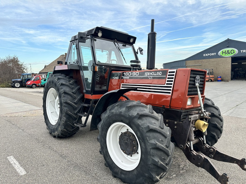 New Holland 180-90 DT - Farm tractor: picture 5 New Holland 180-90 DT - Farm tractor: picture 5