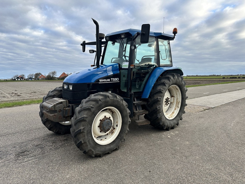 New Holland TS90 - Farm tractor: picture 1 New Holland TS90 - Farm tractor: picture 1