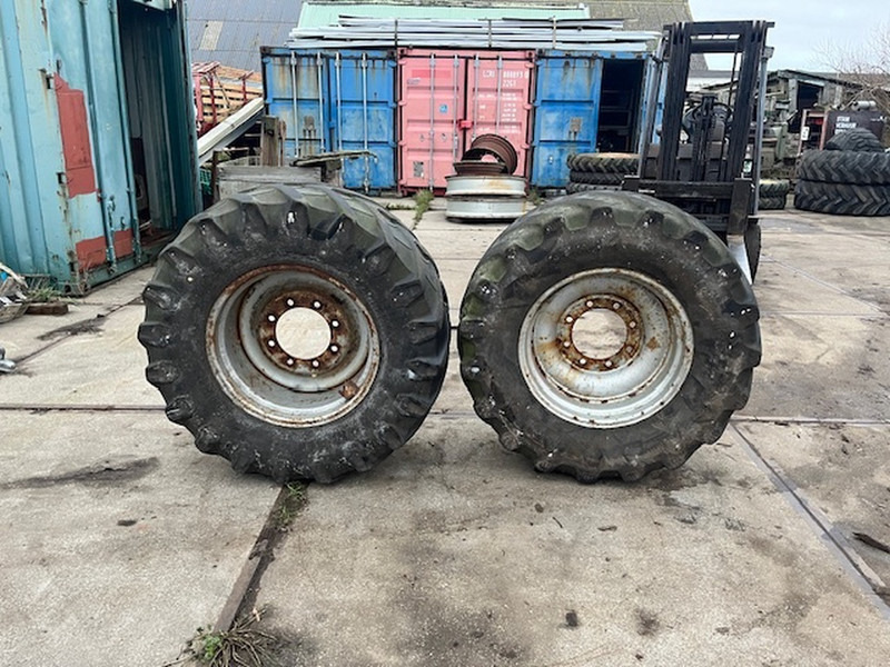 Trelleborg en bkt 480\65 R24 TM 800 - Rim: picture 1 Trelleborg en bkt 480\65 R24 TM 800 - Rim: picture 1