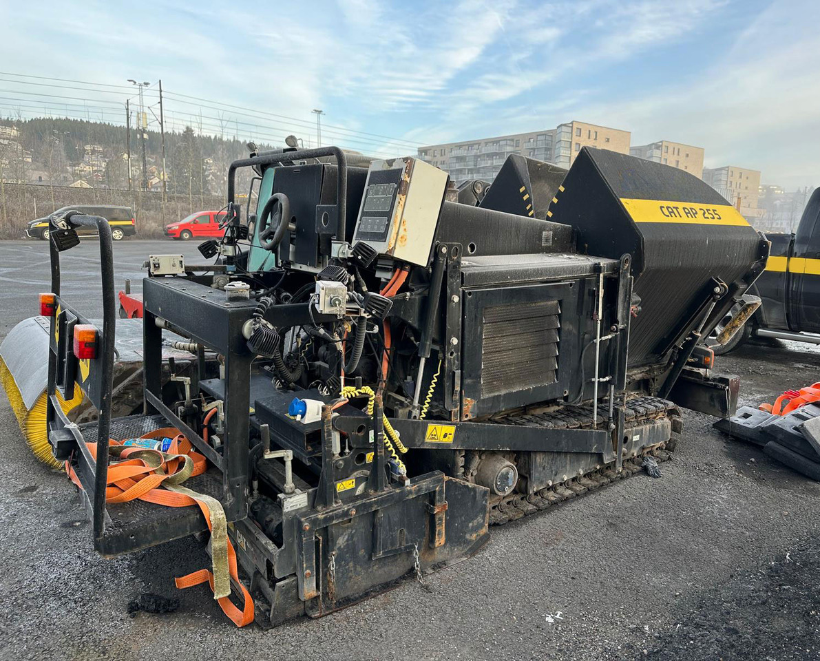 Caterpillar AP255 - Asphalt paver: picture 2 Caterpillar AP255 - Asphalt paver: picture 2