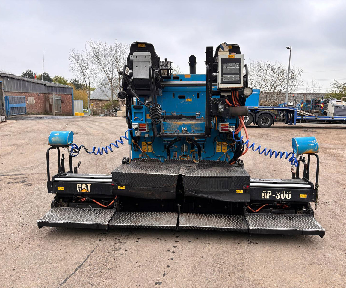 Caterpillar AP300D - Asphalt paver: picture 4 Caterpillar AP300D - Asphalt paver: picture 4