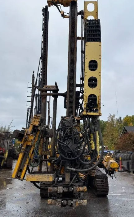 Klemm KR805-2 - Pile driver: picture 4 Klemm KR805-2 - Pile driver: picture 4