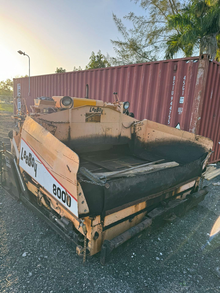 Leeboy 8000 - Asphalt paver: picture 3 Leeboy 8000 - Asphalt paver: picture 3