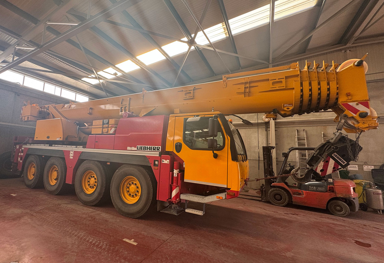 Liebherr LTM 1070-4.2 - Mobile crane: picture 2 Liebherr LTM 1070-4.2 - Mobile crane: picture 2