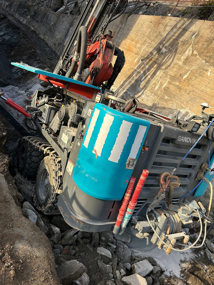Sandvik Commando DC300Ri - Drilling rig: picture 1 Sandvik Commando DC300Ri - Drilling rig: picture 1