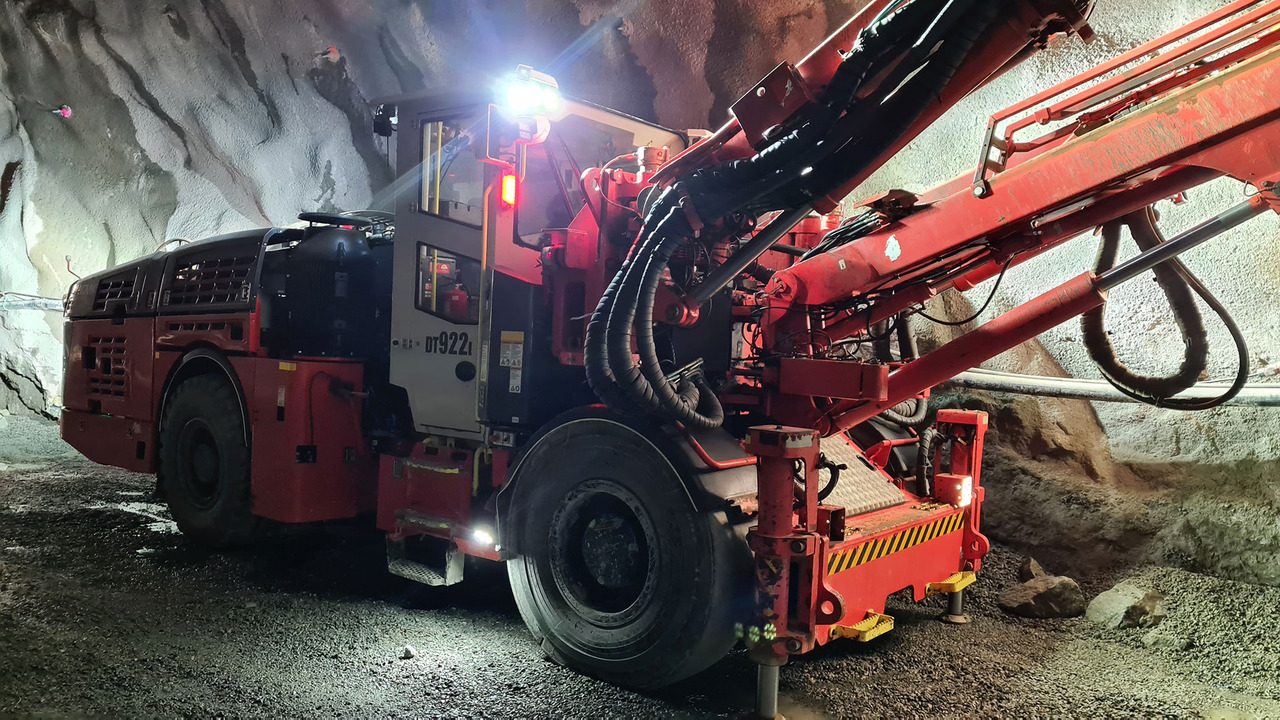 Sandvik DT922I - Mining machinery: picture 2 Sandvik DT922I - Mining machinery: picture 2