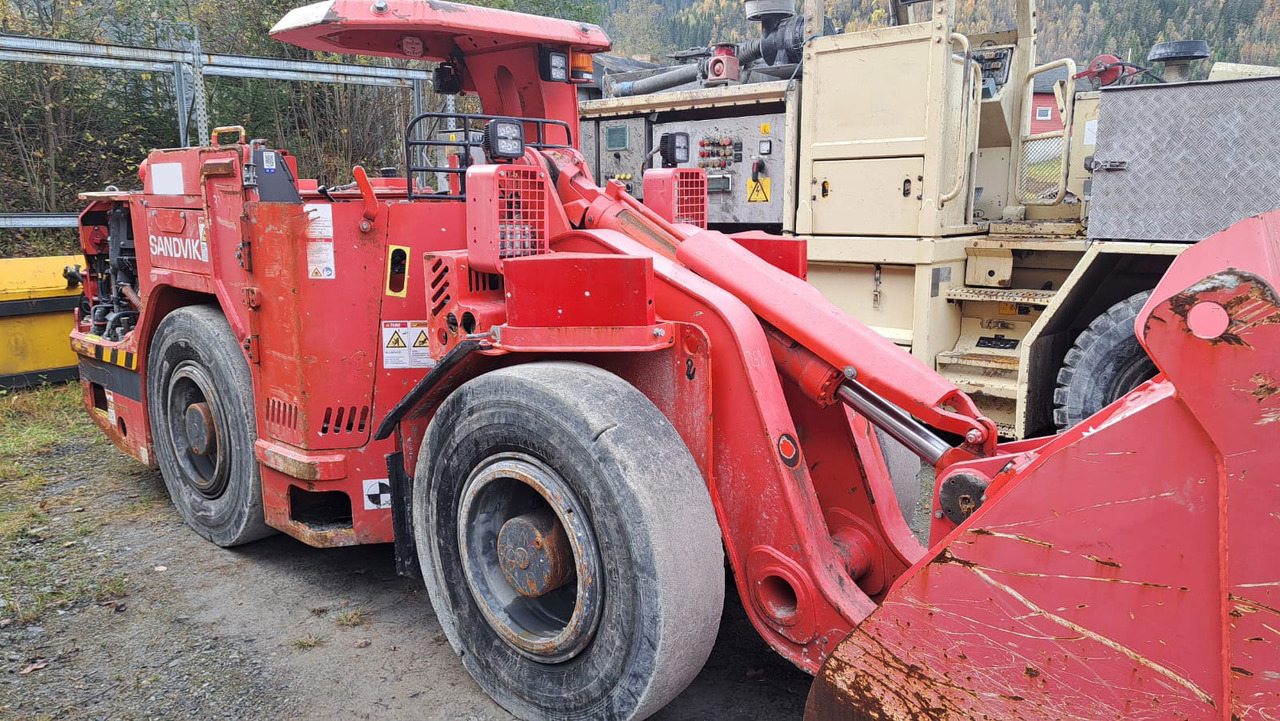 Sandvik LH202 - Mining machinery: picture 1 Sandvik LH202 - Mining machinery: picture 1