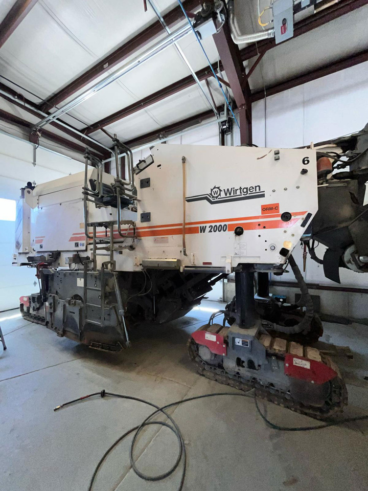 Wirtgen W 2000 - Cold planer: picture 1 Wirtgen W 2000 - Cold planer: picture 1