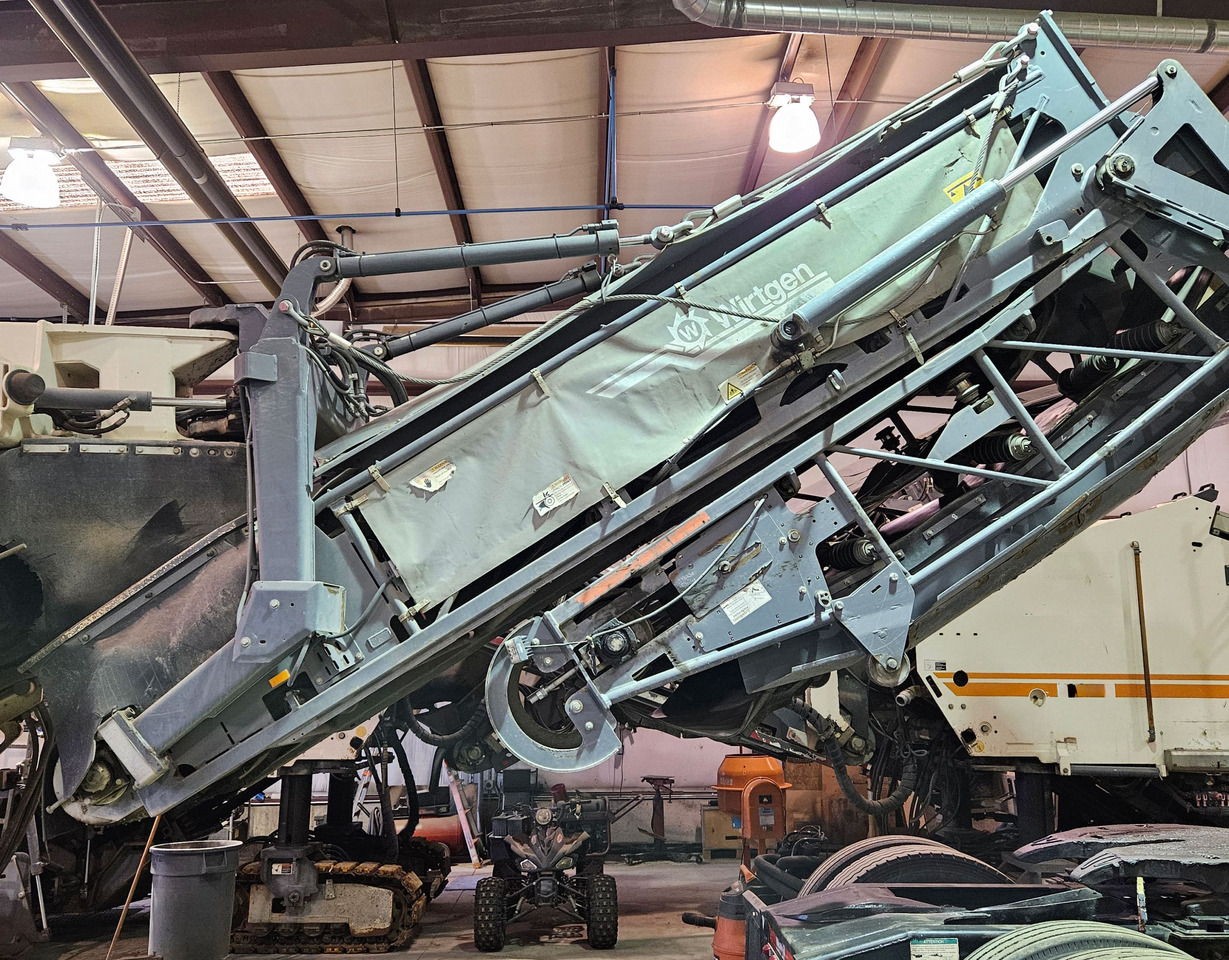 Wirtgen W 210 i - Cold planer: picture 4 Wirtgen W 210 i - Cold planer: picture 4