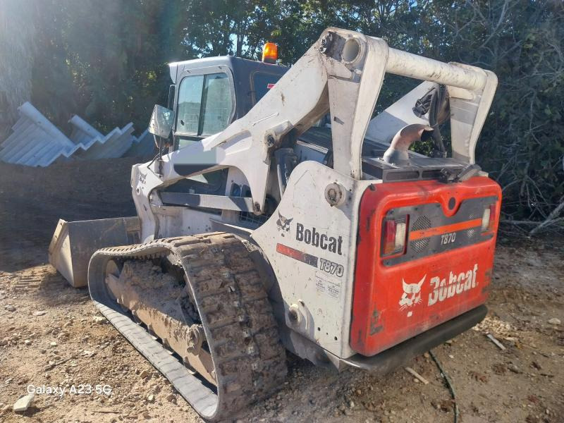 BOBCAT T870 - Compact track loader: picture 2 BOBCAT T870 - Compact track loader: picture 2