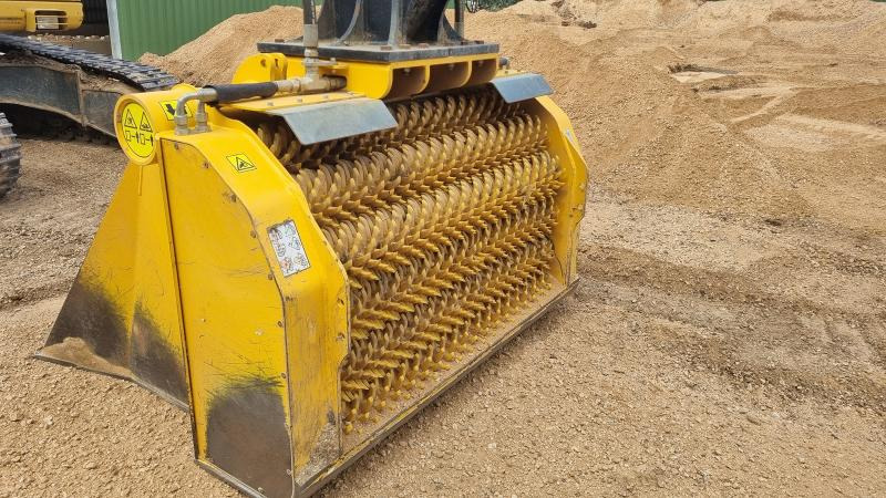 GODET CRIBLEUR A ETOILES PPIUR PELLE DE 20/25T GYRUS STAR - Sorting bucket for Construction machinery: picture 3 GODET CRIBLEUR A ETOILES PPIUR PELLE DE 20/25T GYRUS STAR - Sorting bucket for Construction machinery: picture 3