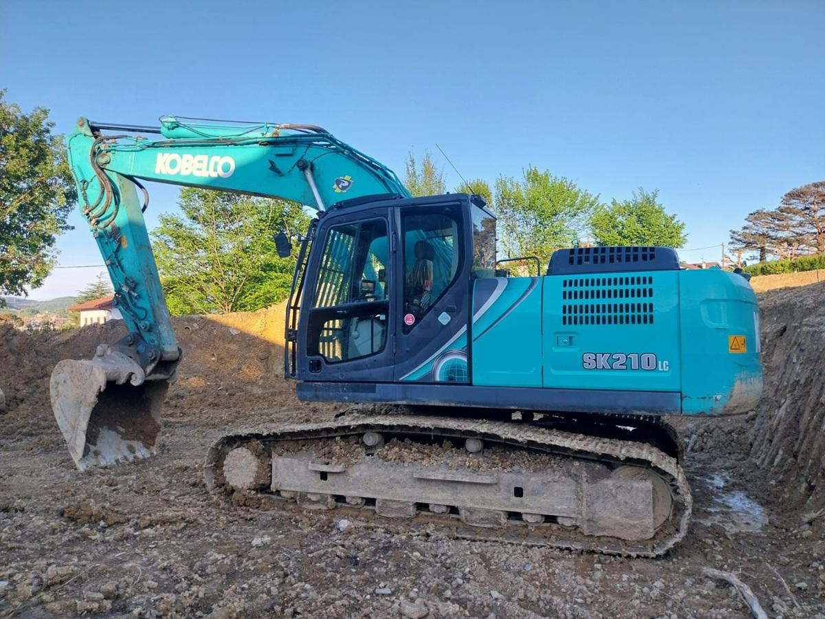 KOBELCO SK210 - Crawler excavator: picture 1 KOBELCO SK210 - Crawler excavator: picture 1