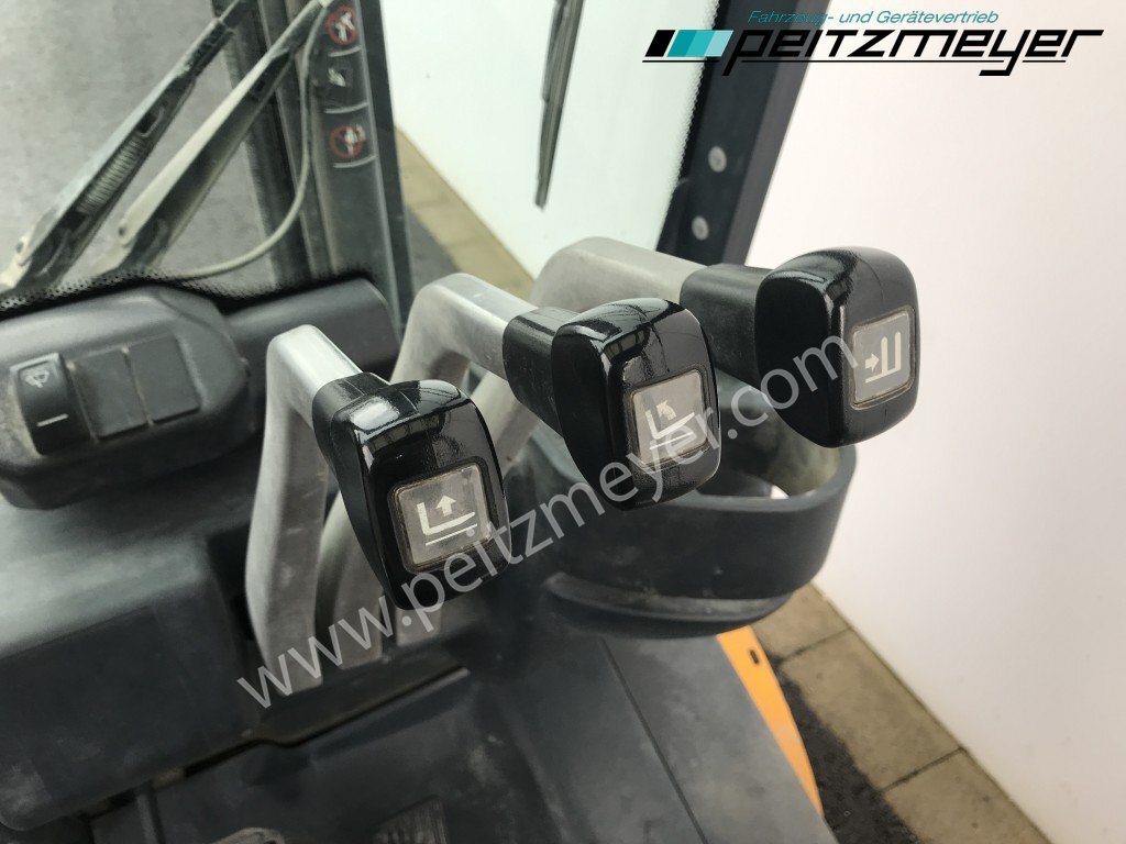 Diesel forklift JUNGHEINRICH Gabelstapler DFG 425: picture 19