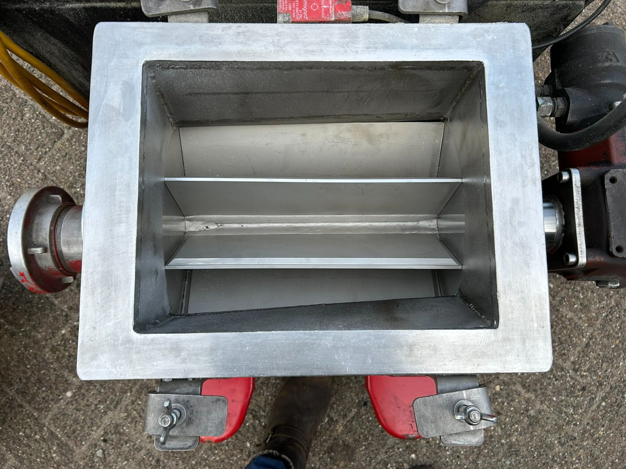 Overige mobile EBC rotory - electr/hydro unit zelf suport 380 v / agrarisch - Attachment for Agricultural machinery: picture 3 Overige mobile EBC rotory - electr/hydro unit zelf suport 380 v / agrarisch - Attachment for Agricultural machinery: picture 3