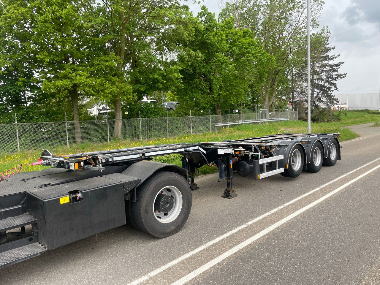 Broshuis Mfcc 20-30-40-45 FT HC / Disc brakes / Lifting axle / led / NL trailer/ - Container transporter/ Swap body semi-trailer: picture 1 Broshuis Mfcc 20-30-40-45 FT HC / Disc brakes / Lifting axle / led / NL trailer/ - Container transporter/ Swap body semi-trailer: picture 1